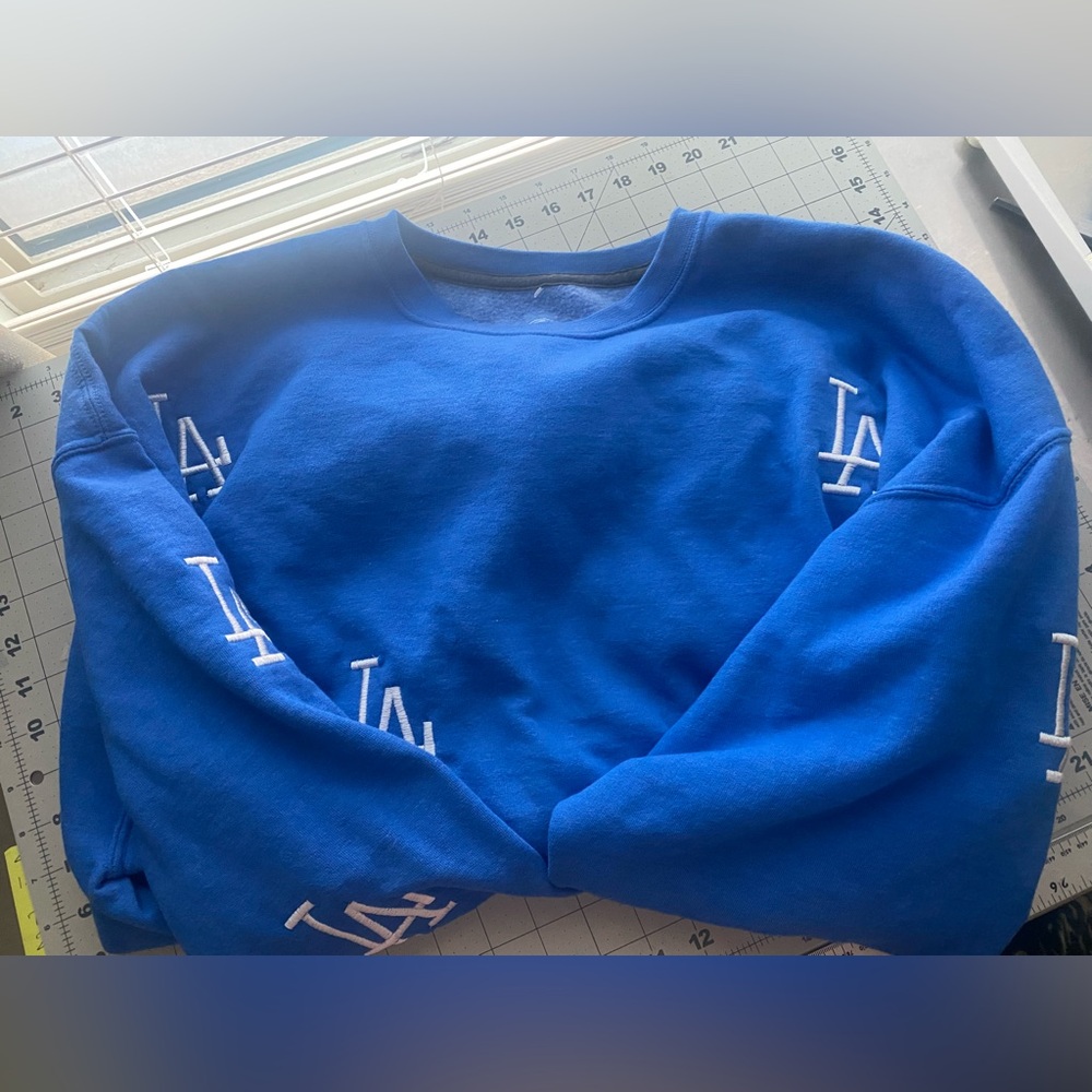 Los Angeles Dodgers sweatshirt - Picture 1 of 4